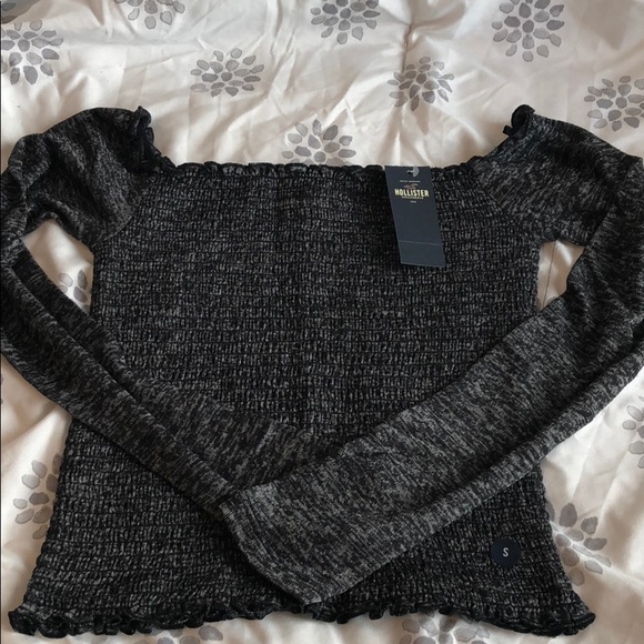 Hollister Smocked Off-The-Shoulder Crop Top - Picture 2 of 3